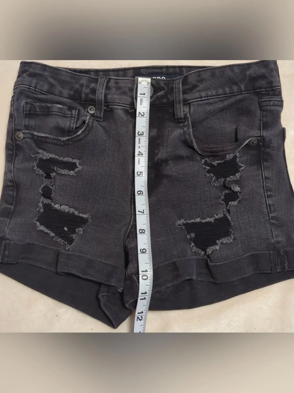 Aero size 6 Black Distressed Women's Denim Cutoff Shorts high rise midi